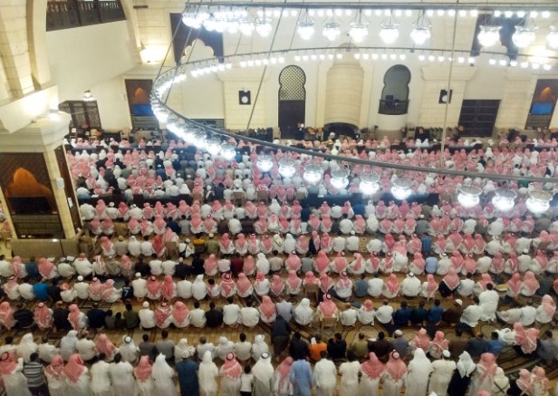 サウジアラビアのモスクにて(イメージ)