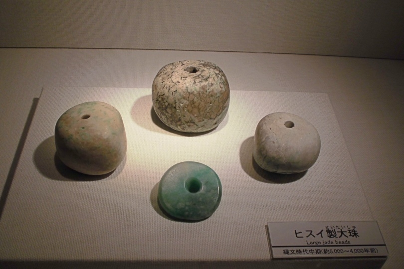 三内丸山遺跡のヒスイ製大珠