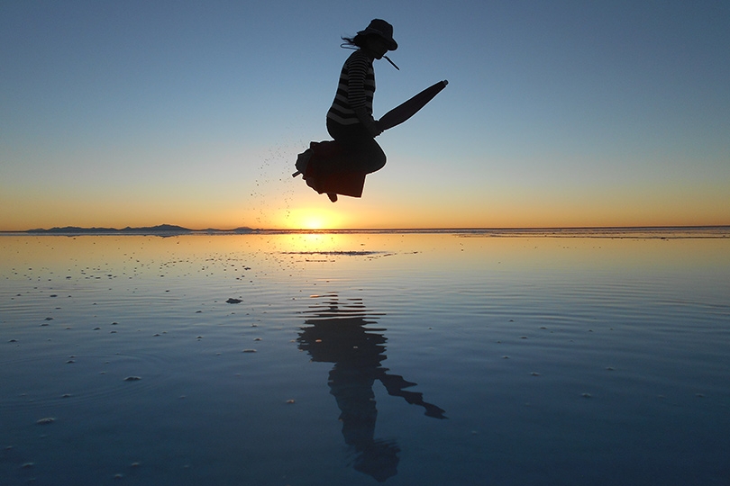 ウユニ塩湖のトリック写真