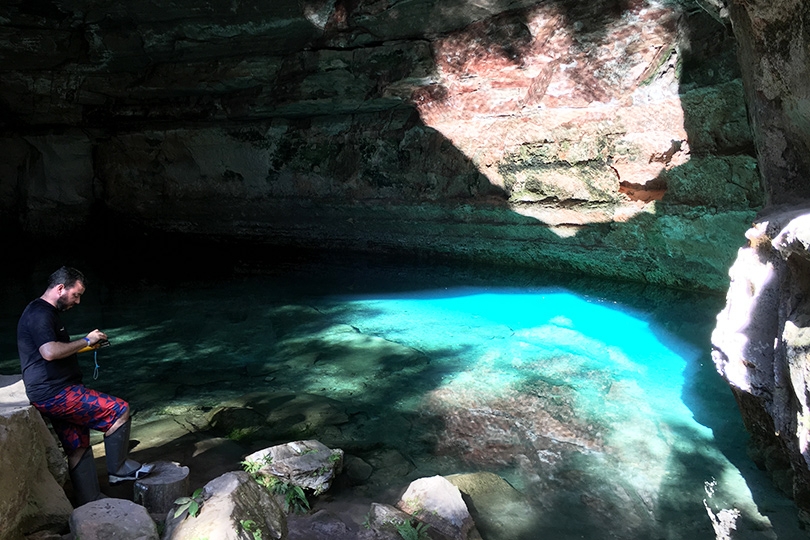 ブルーラグーンの洞窟