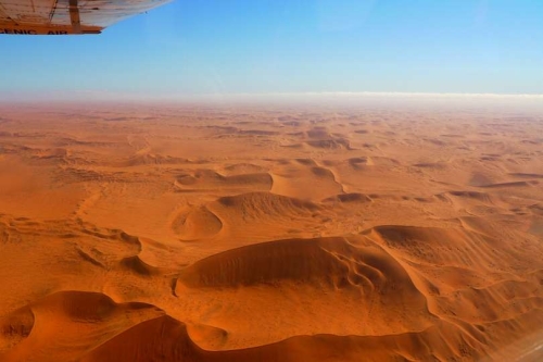ナミブ砂漠の遊覧飛行