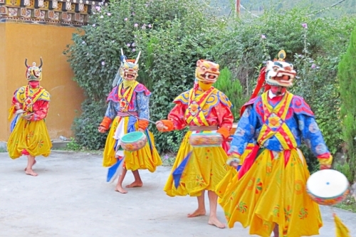 伝統民族舞踊（イメージ）