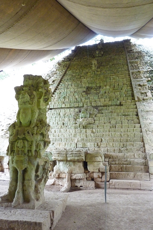 コパン遺跡の神聖文字の階段