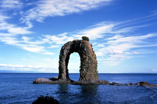 奥尻島の鍋釣岩