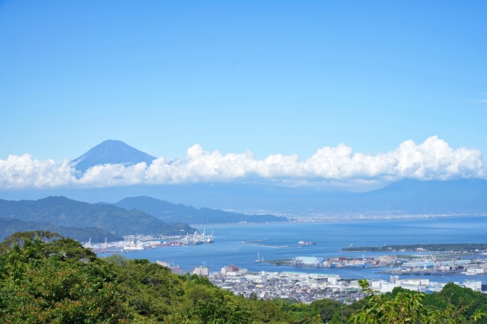 日本平夢テラスから富士山を望む(イメージ)
