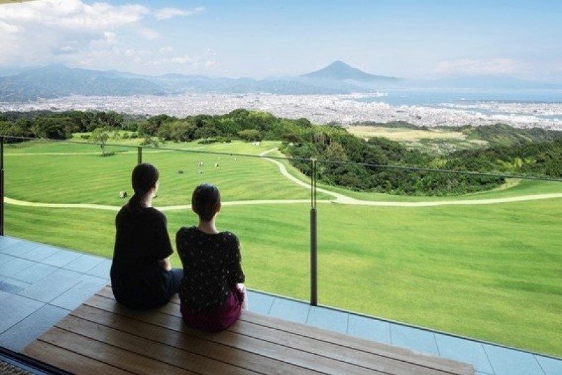 日本平ホテルはバルコニー付き富士山ビューのお部屋です。